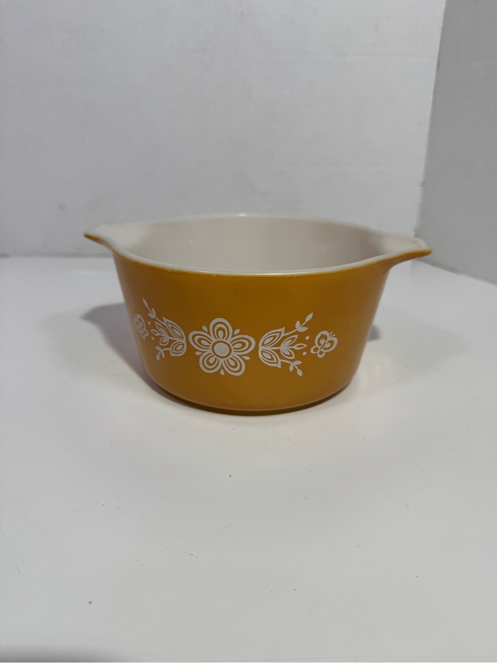 Pyrex Butterfly Gold Cinderella 1 qt casserole with Handles